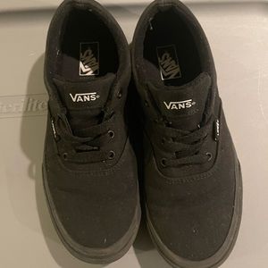 All blk kids Vans
